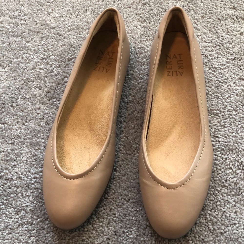 Nude flats